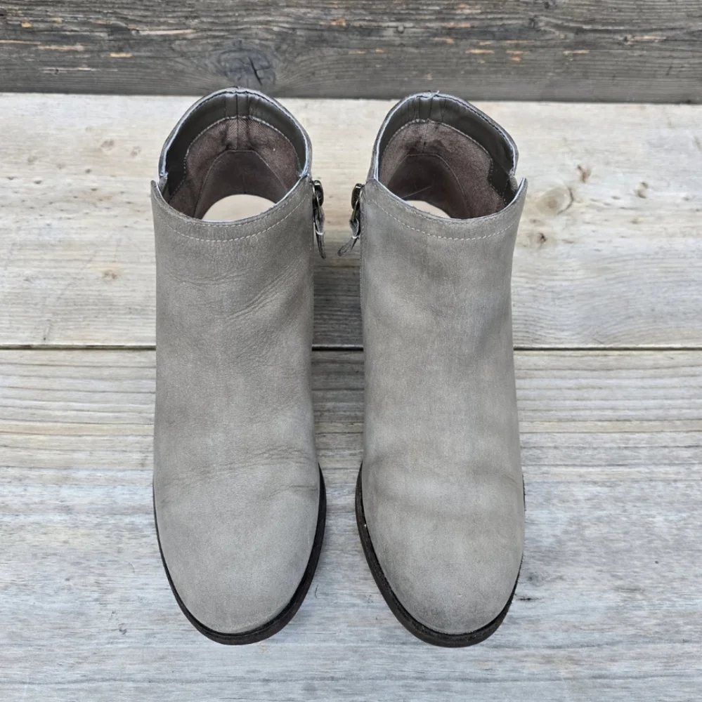 Clarks Maypearl Ramie Coastal Cowgirl Nubuck Leather Comfort Bootie 7M
